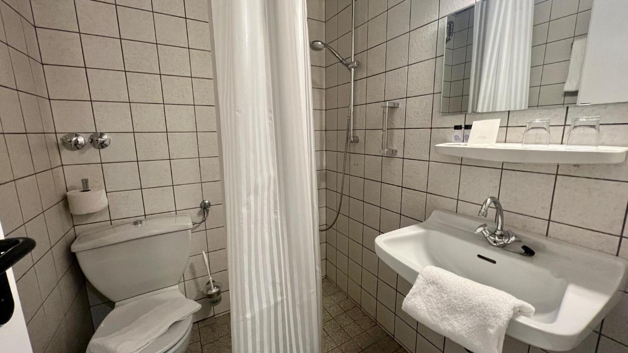 Kloster Steinfeld Gaestehaus Kall الغرفة الصورة